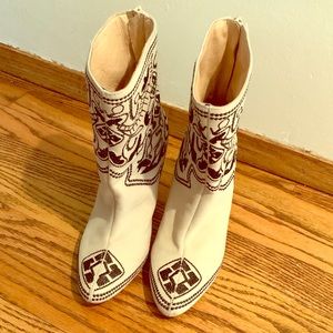 Plomo embroidered boots